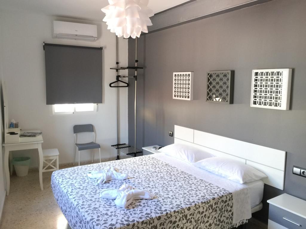 Pension Las Setas Seville Exterior photo