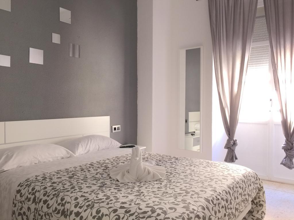 Pension Las Setas Seville Exterior photo