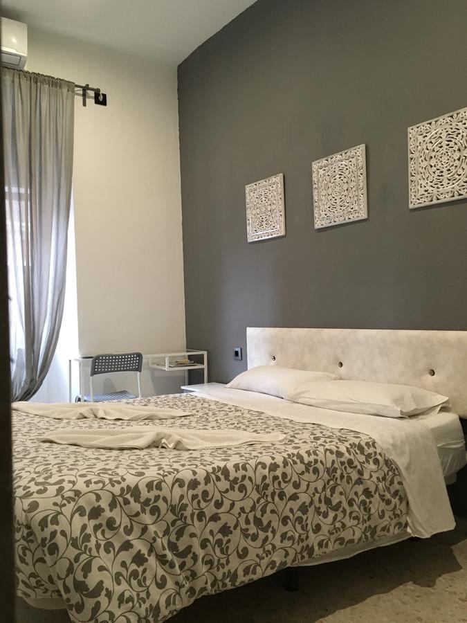 Pension Las Setas Seville Exterior photo