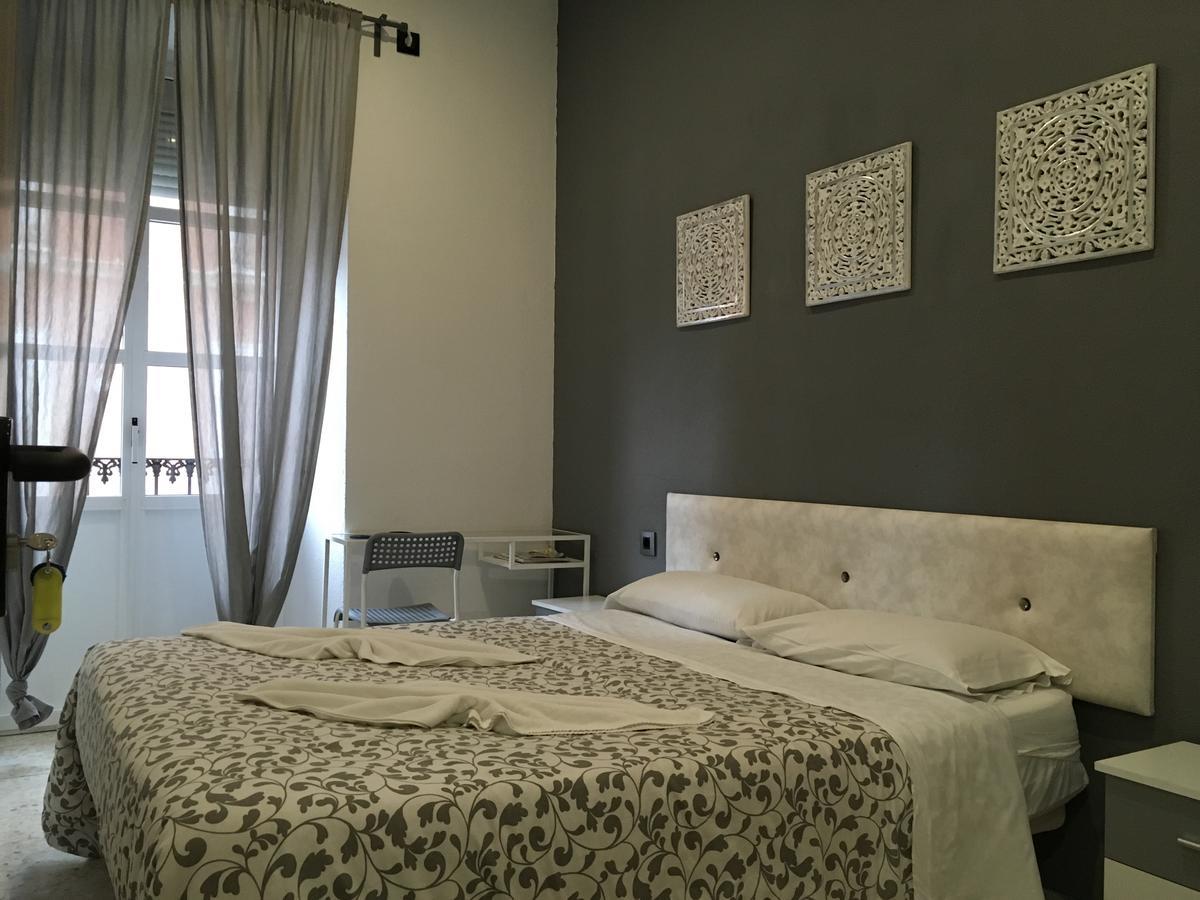 Pension Las Setas Seville Exterior photo